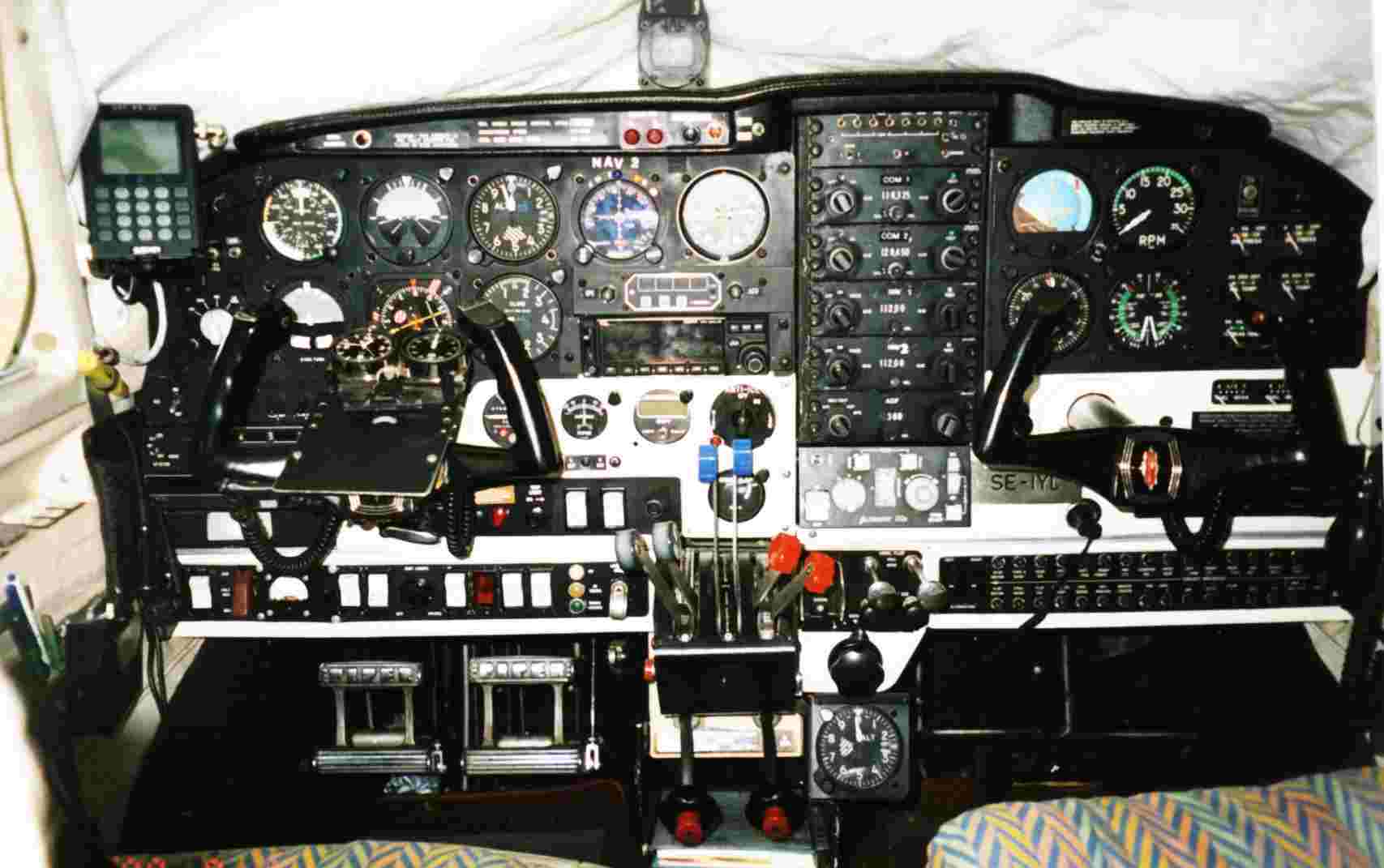 SE-IYL's instrument panel